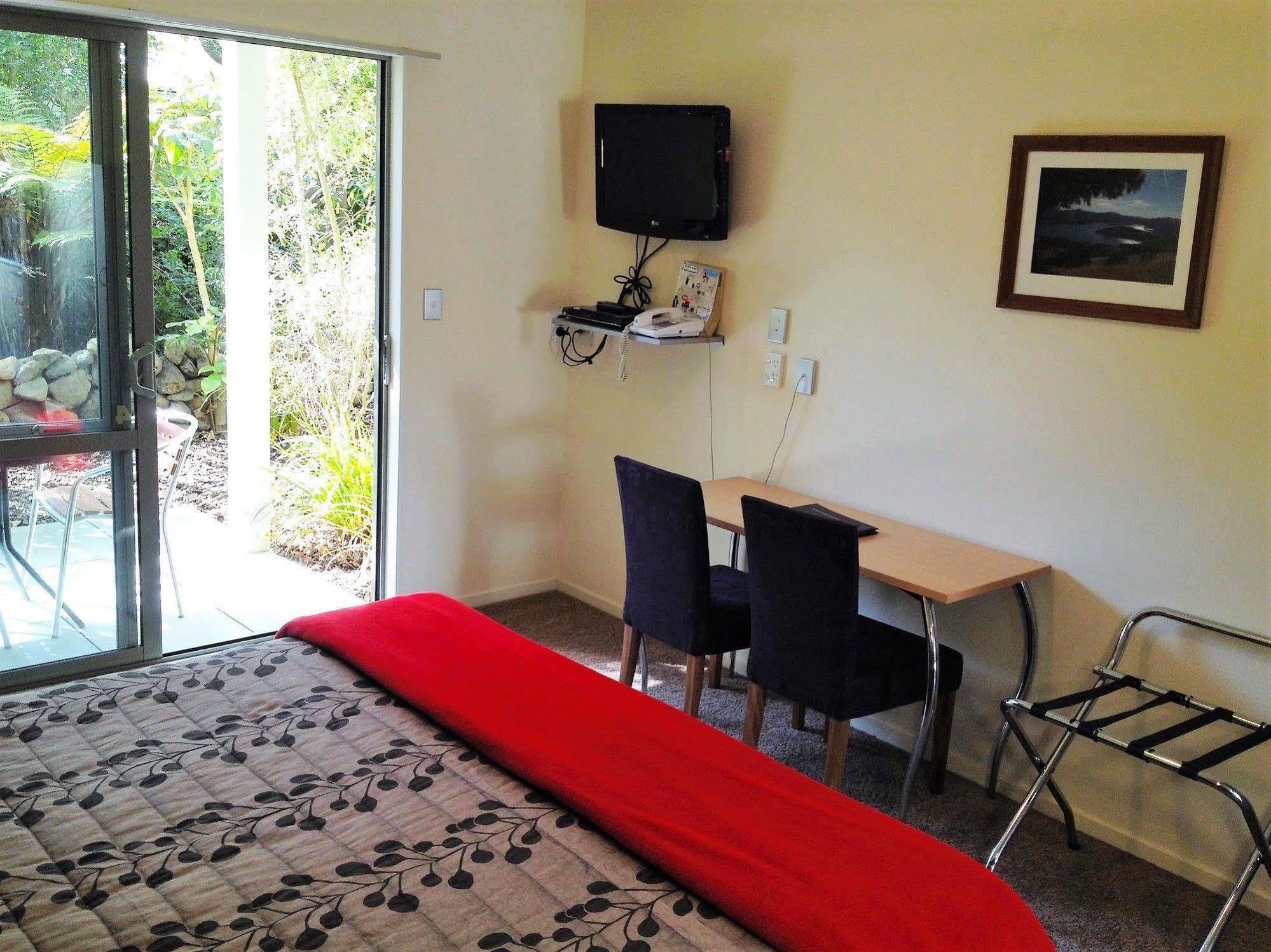 La Rochelle Motel Akaroa Bagian luar foto